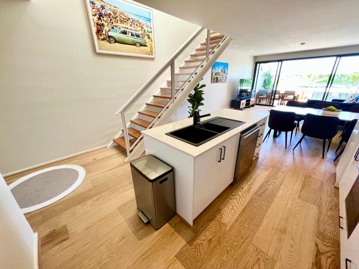 Luxury St Kilda Townhouse In The Sky Apartment Melbourne Bagian luar foto