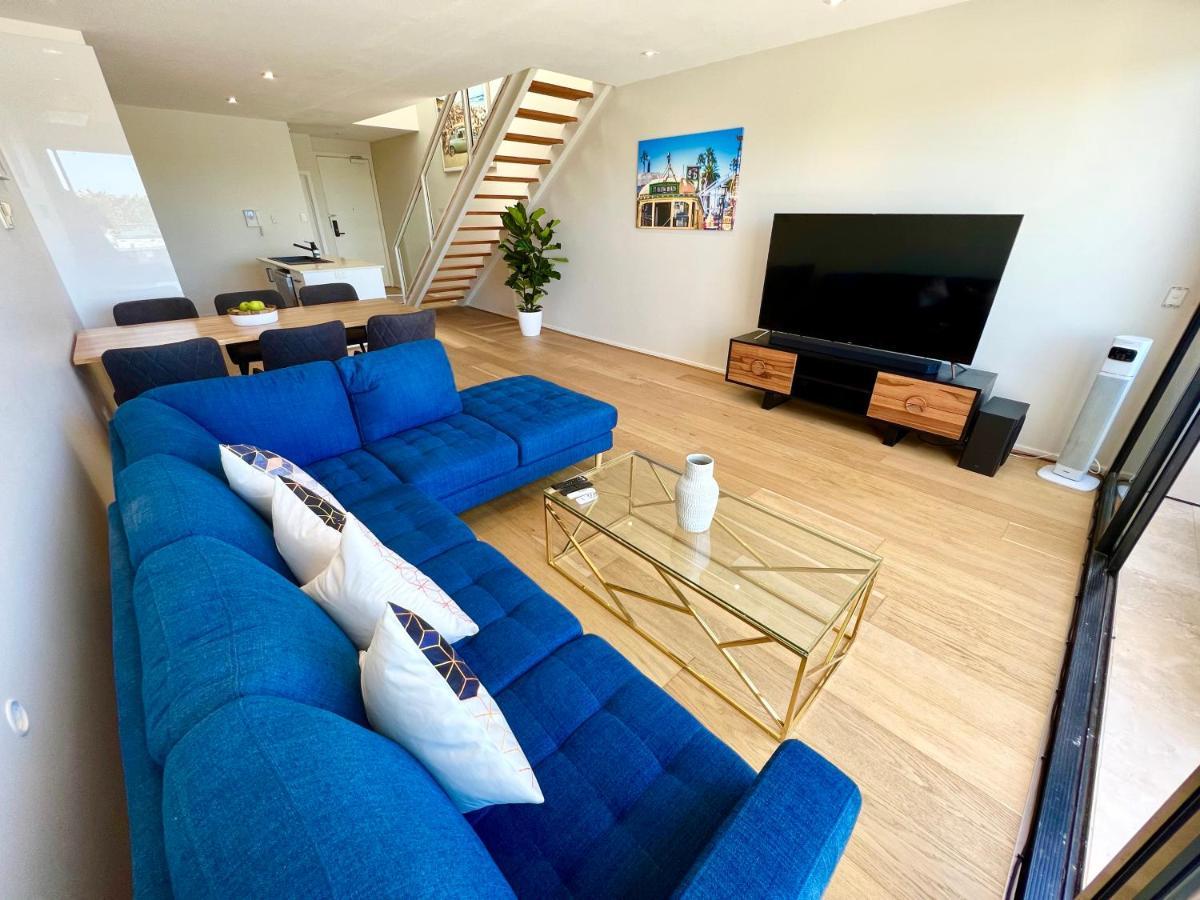 Luxury St Kilda Townhouse In The Sky Apartment Melbourne Bagian luar foto