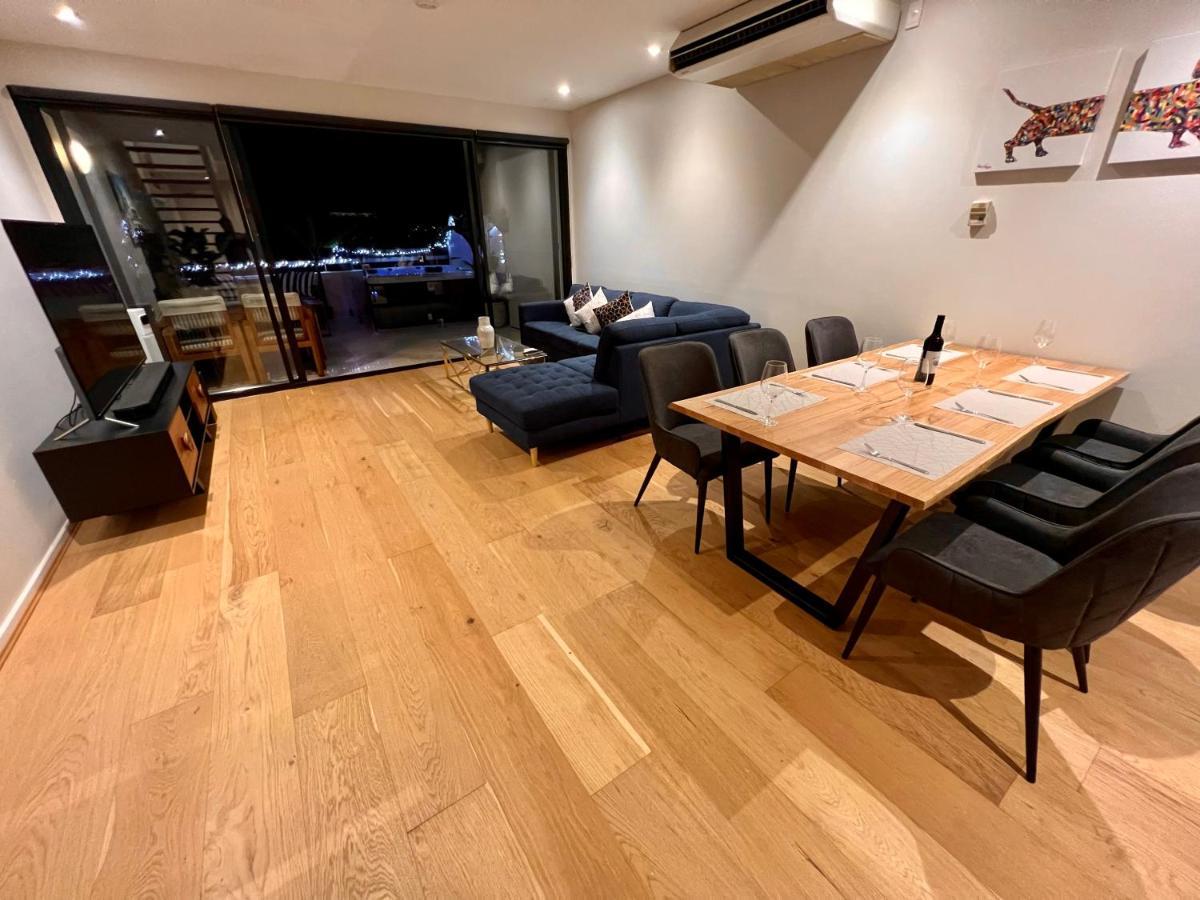 Luxury St Kilda Townhouse In The Sky Apartment Melbourne Bagian luar foto